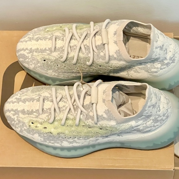 **SOLD** Adidas yeezy boost 380 adults (men 8) - Picture 5 of 5